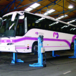 Coach lifted by SEFAC mobile columns