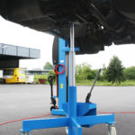 Floor jacks for a use in addition to a lifting equipment